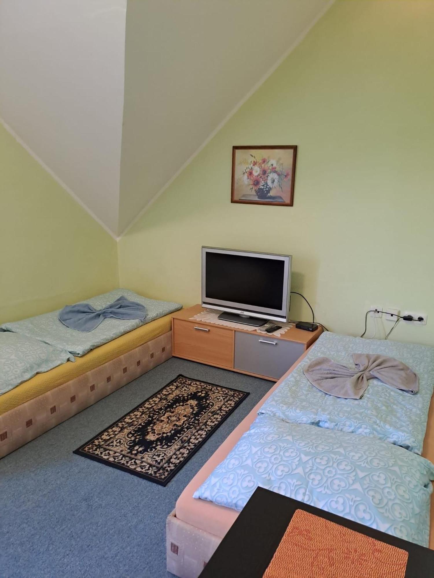 Hotel Kamenny Vrch Chomutov Dış mekan fotoğraf