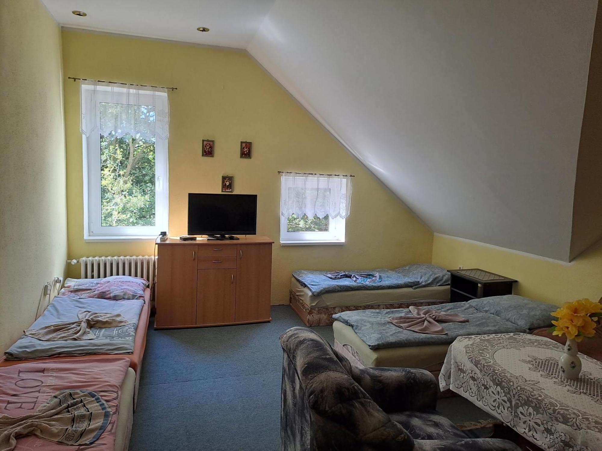 Hotel Kamenny Vrch Chomutov Oda fotoğraf