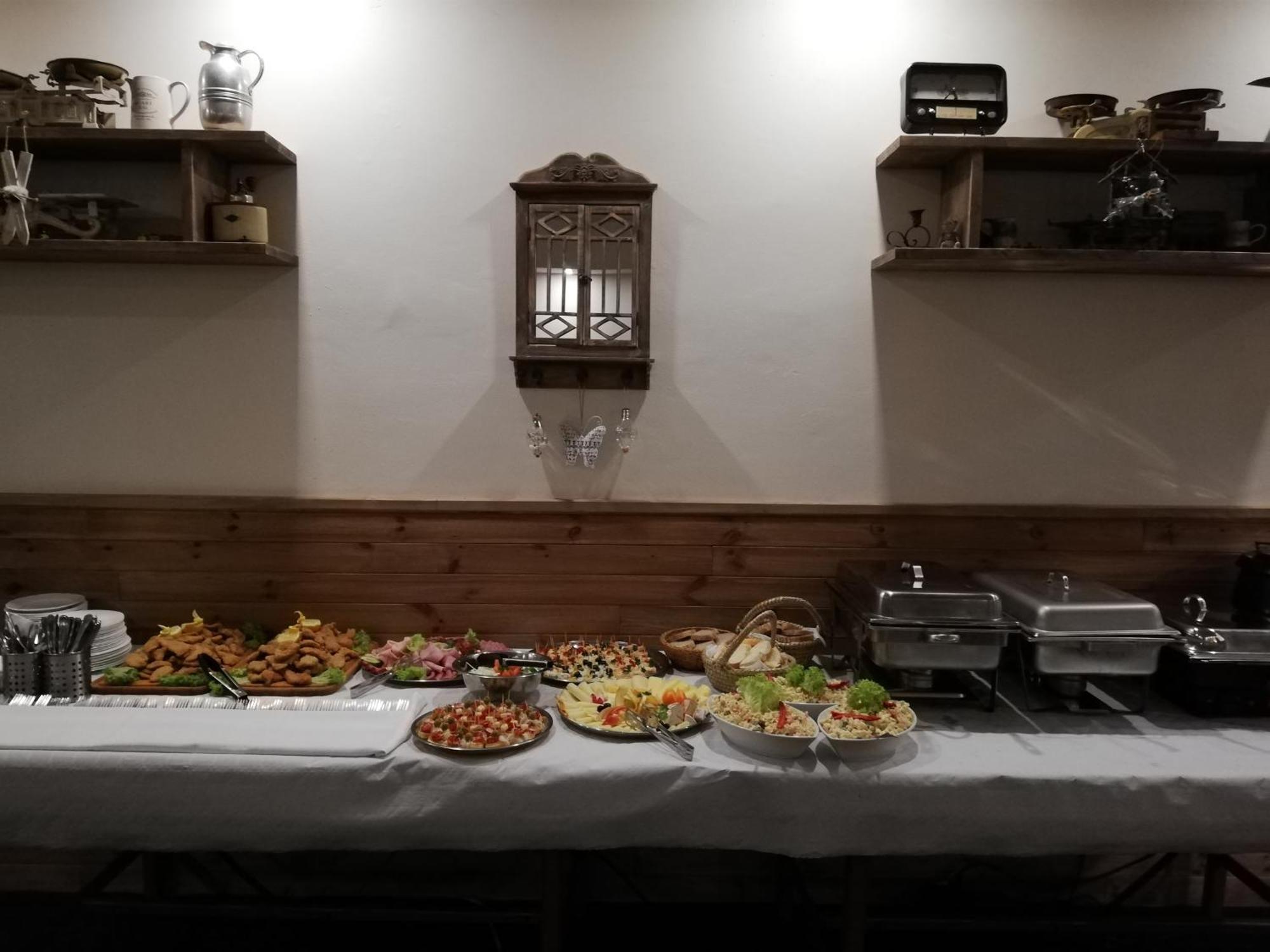 Hotel Kamenny Vrch Chomutov Dış mekan fotoğraf