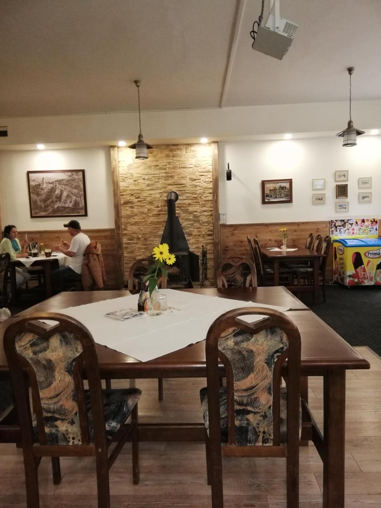 Hotel Kamenny Vrch Chomutov Dış mekan fotoğraf