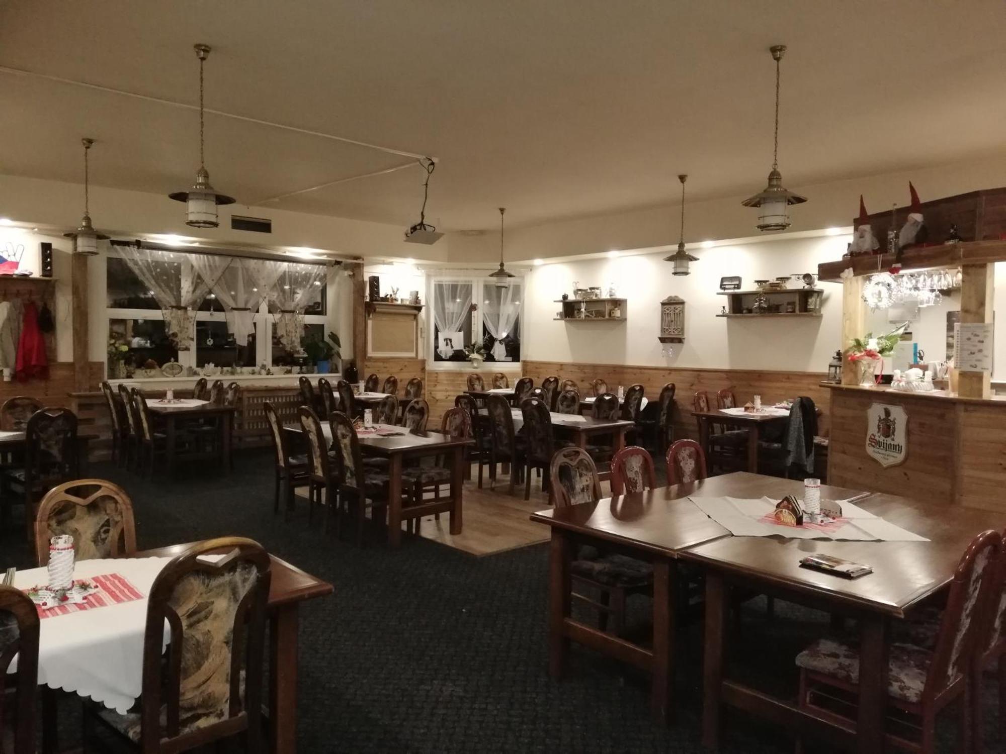 Hotel Kamenny Vrch Chomutov Dış mekan fotoğraf